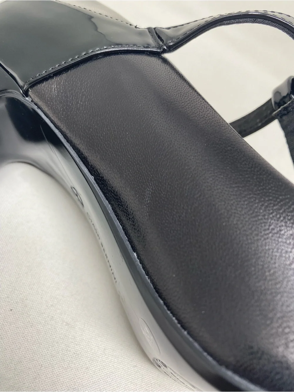 Giani Bernini Vineza Black Patent T-Strap Block Heel Pumps Size 7.5M